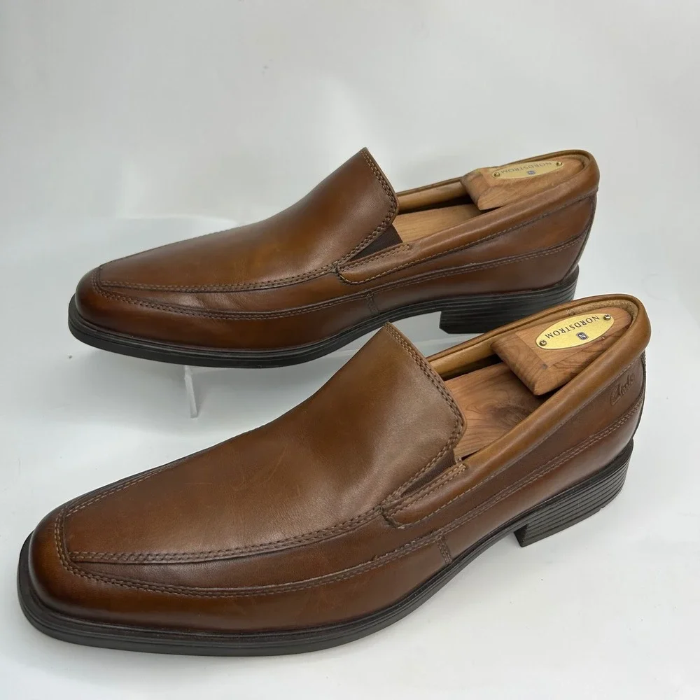 New Clarks Mens Tilden Free Leather Ortholite Formal Slip On Dress Shoes Sz 10 M